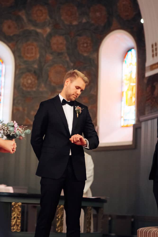 Madelen & Torstein - romantisk sommerbryllup i Sarpsborg Carlberg gaard bryllup Sarpsborg 7 Brudepar